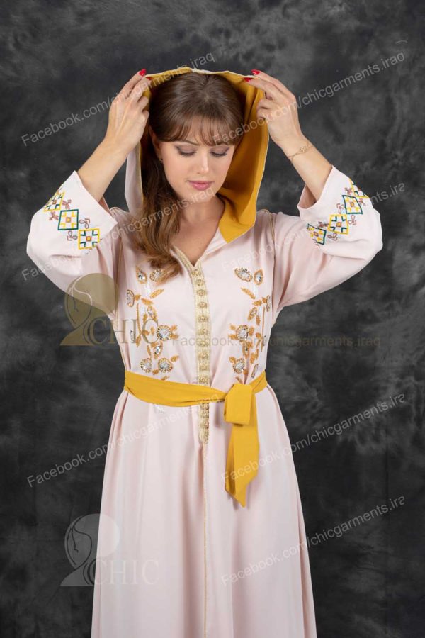 ⁦جلابية خليجي مع شغل يدوي مع كب | وردي فاتح⁩ - الصورة ⁦3⁩